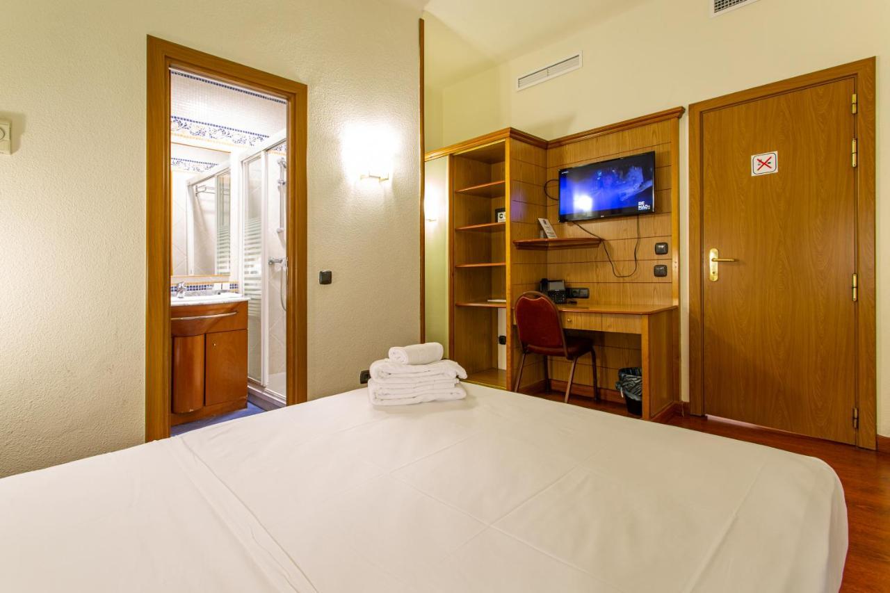 Negresco Gran Via Hotel Madrid Bagian luar foto