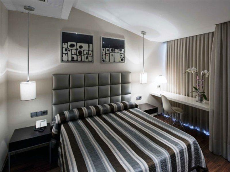 Negresco Gran Via Hotel Madrid Bagian luar foto