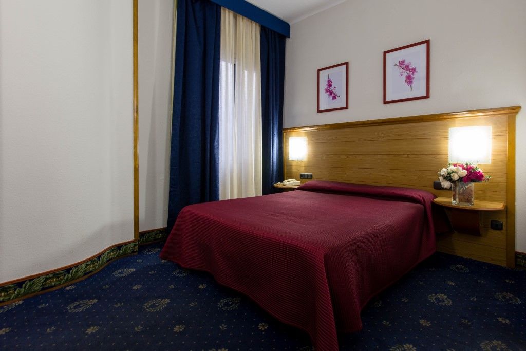 Negresco Gran Via Hotel Madrid Bagian luar foto