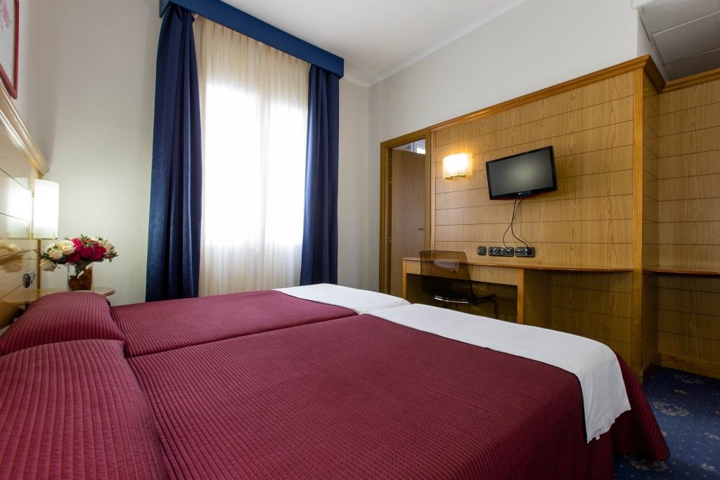 Negresco Gran Via Hotel Madrid Bagian luar foto
