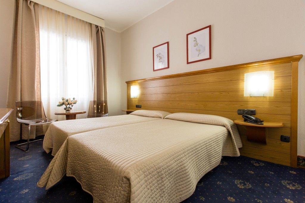 Negresco Gran Via Hotel Madrid Bagian luar foto